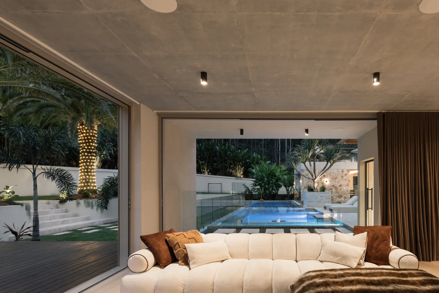 El Fin bedroom